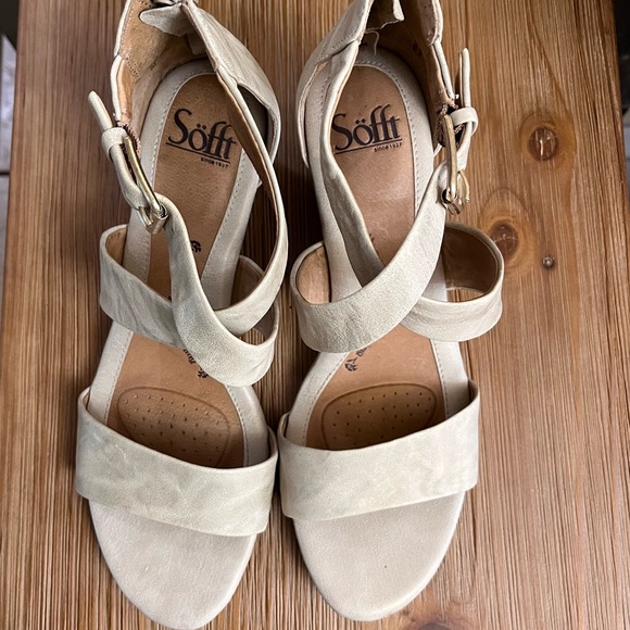 Sofft Shoes - Soft sandals size 9.5